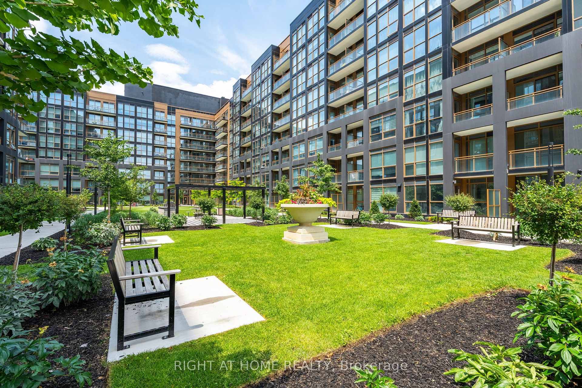 Photo 70 of Unit 702, 2333 Khalsa Gate, Oakville, Westmount — HOMEH
