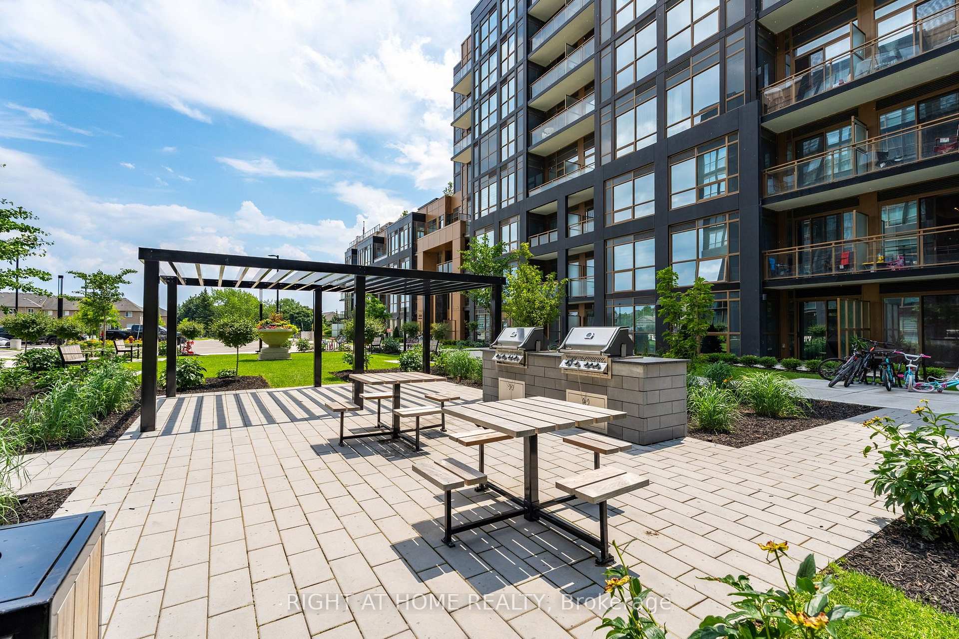 Photo 71 of Unit 702, 2333 Khalsa Gate, Oakville, Westmount — HOMEH