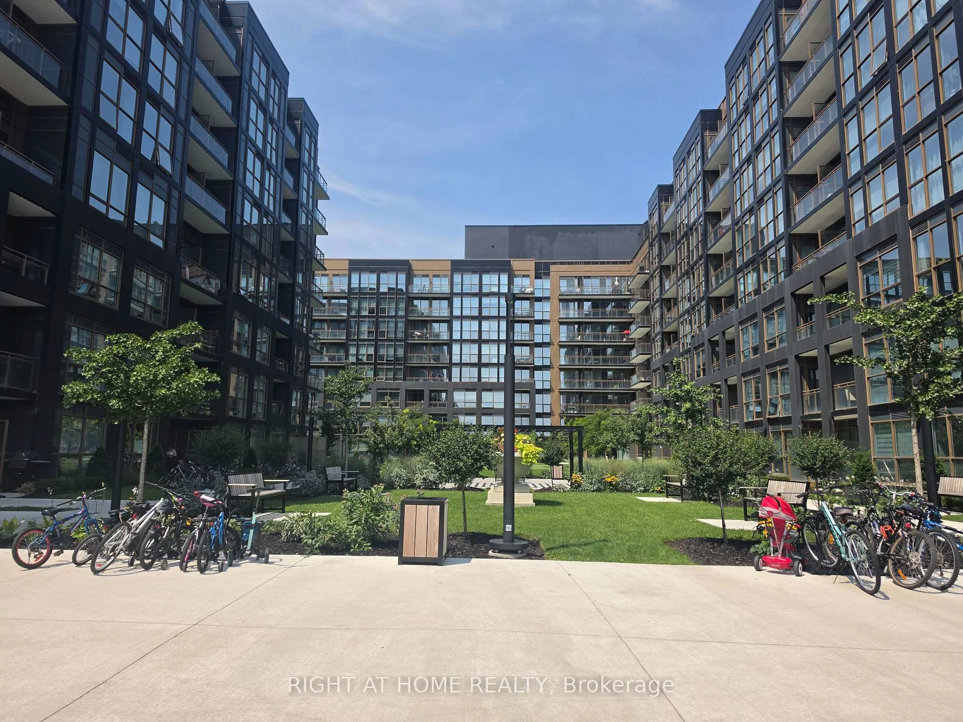 Photo 8 of Unit 702, 2333 Khalsa Gate, Oakville, Westmount — HOMEH