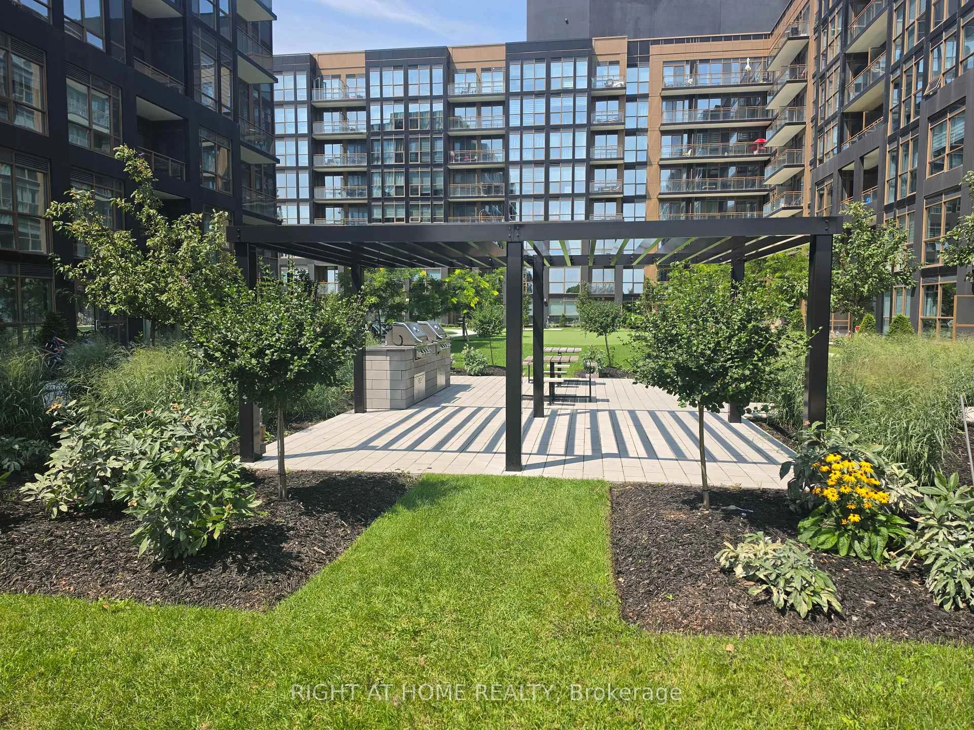 Photo 11 of Unit 702, 2333 Khalsa Gate, Oakville, Westmount — HOMEH