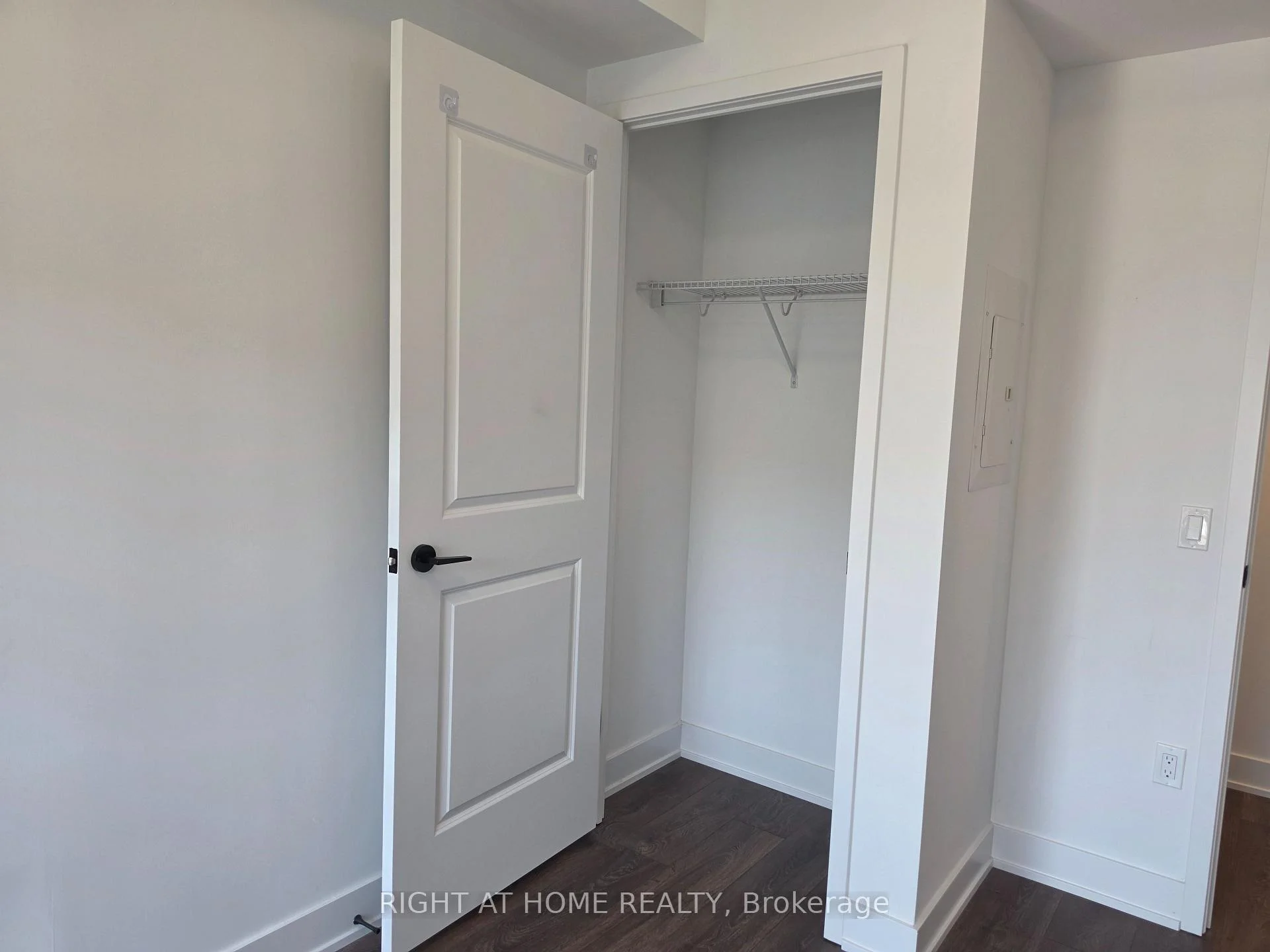 Photo 13 of Unit 702, 2333 Khalsa Gate, Oakville, Westmount — HOMEH