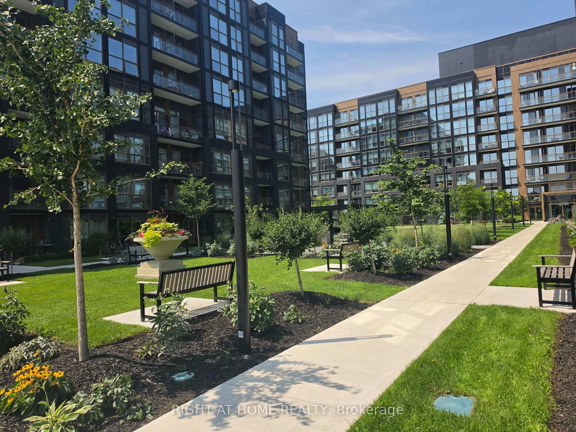 Photo 15 of Unit 702, 2333 Khalsa Gate, Oakville, Westmount — HOMEH