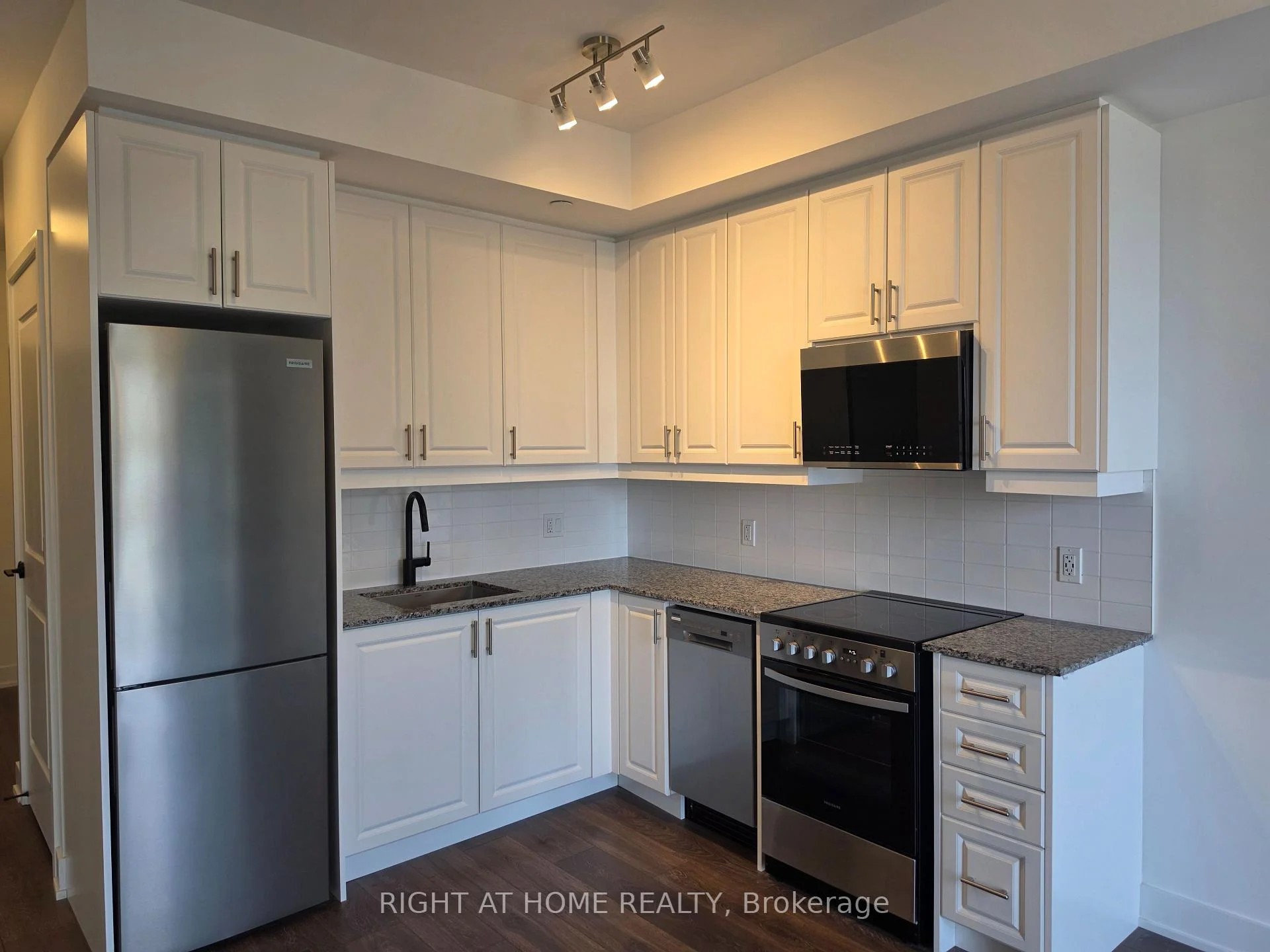 Photo 27 of Unit 702, 2333 Khalsa Gate, Oakville, Westmount — HOMEH