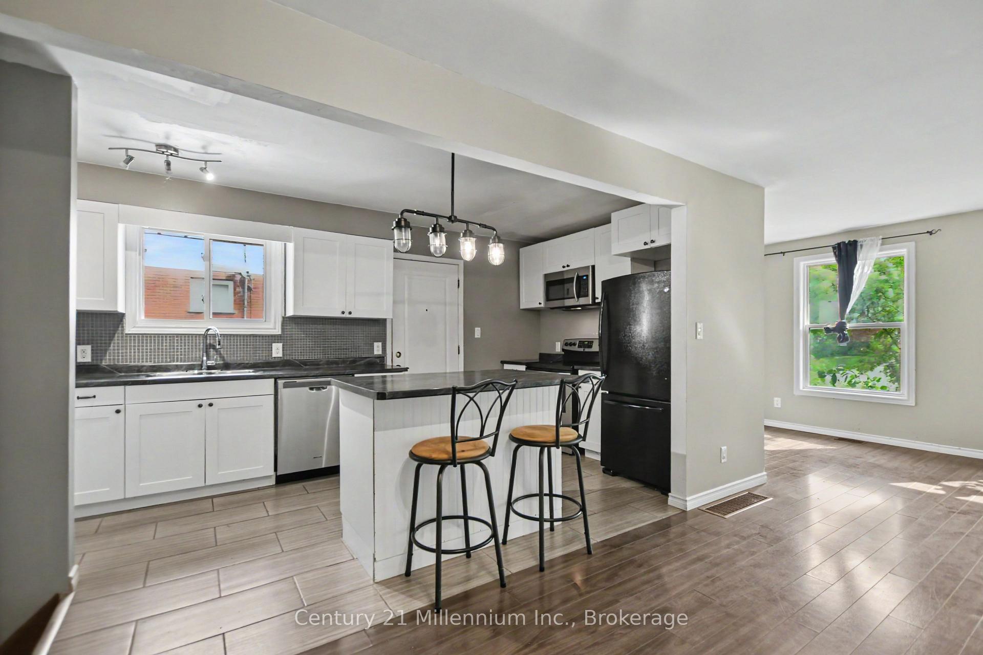 Photo 11 of 408 Walnut Street, Collingwood — HOMEH