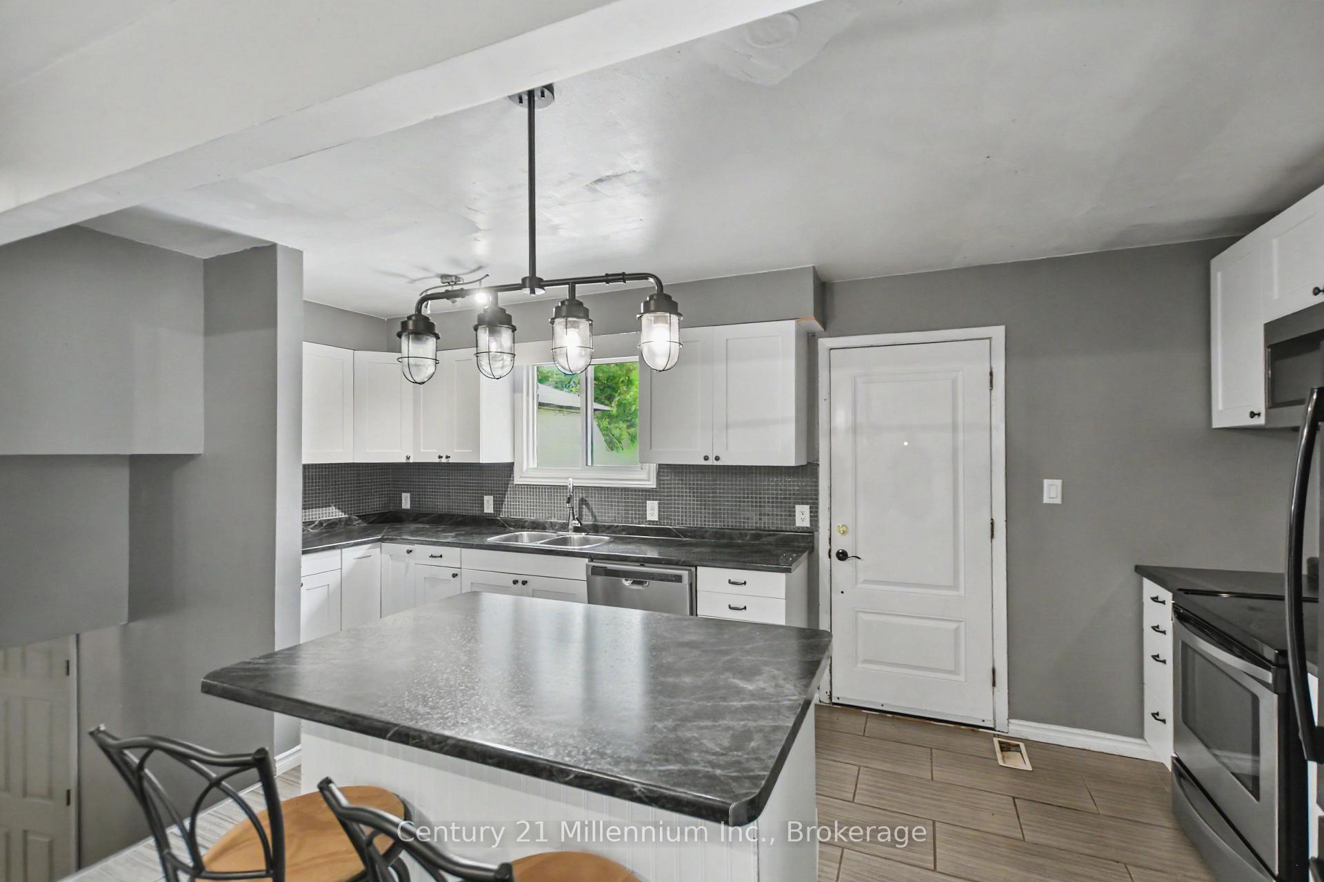Photo 12 of 408 Walnut Street, Collingwood — HOMEH