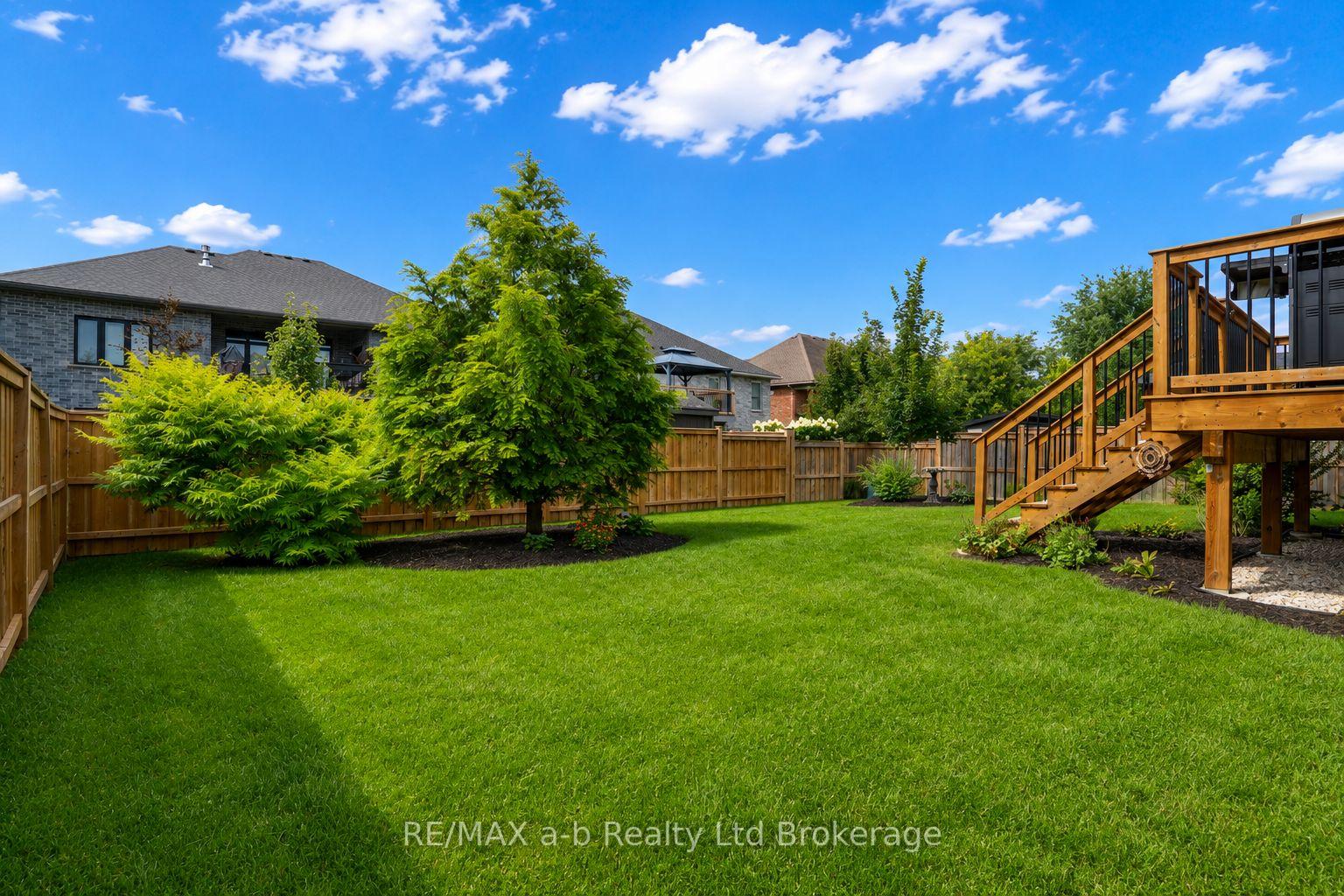Photo 5 of 23 Brookside Lane, Tillsonburg — HOMEH