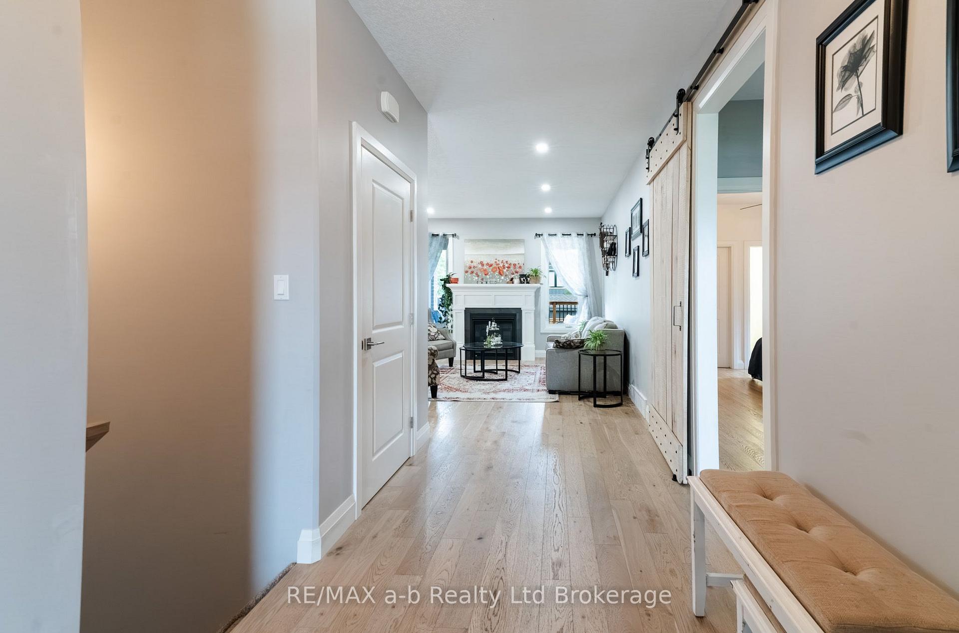 Photo 11 of 23 Brookside Lane, Tillsonburg — HOMEH