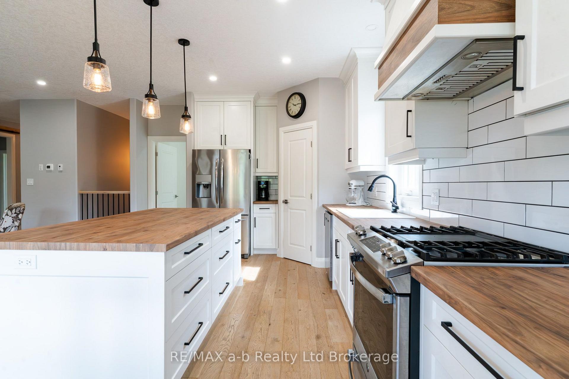 Photo 18 of 23 Brookside Lane, Tillsonburg — HOMEH