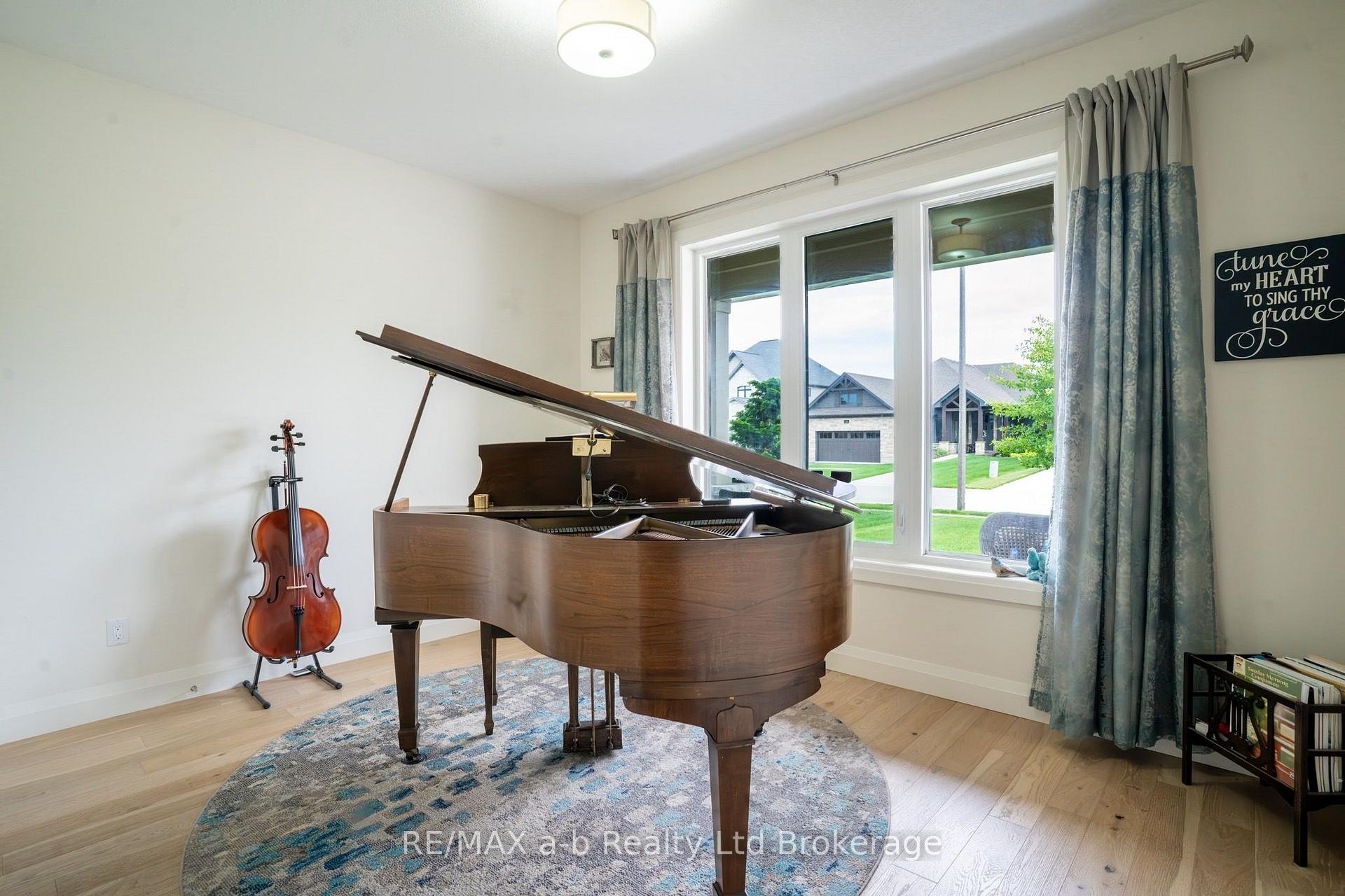 Photo 23 of 23 Brookside Lane, Tillsonburg — HOMEH