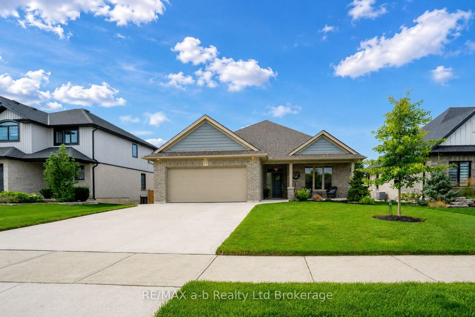 Photo 3 of 23 Brookside Lane, Tillsonburg — HOMEH