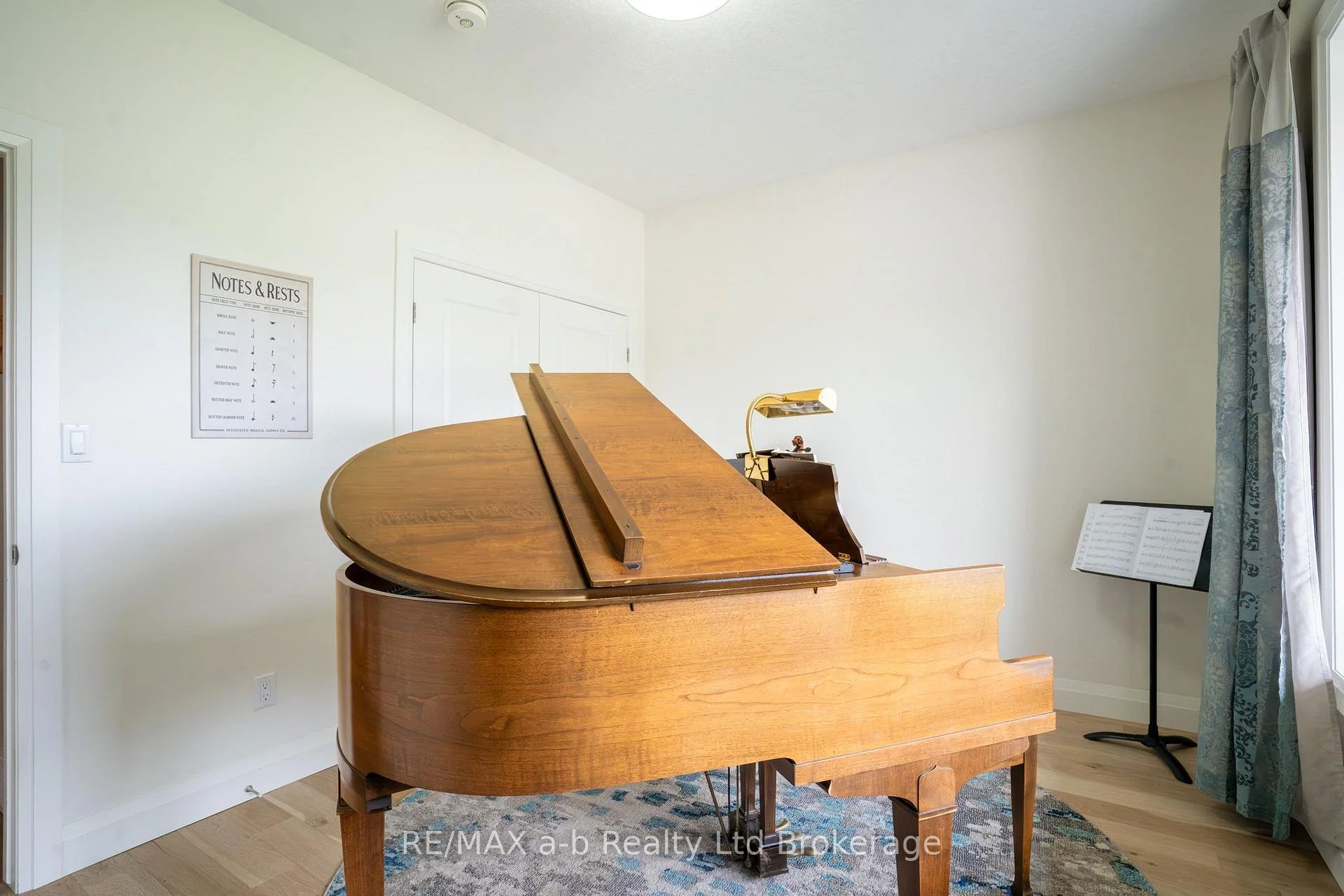 Photo 16 of 23 Brookside Lane, Tillsonburg — HOMEH