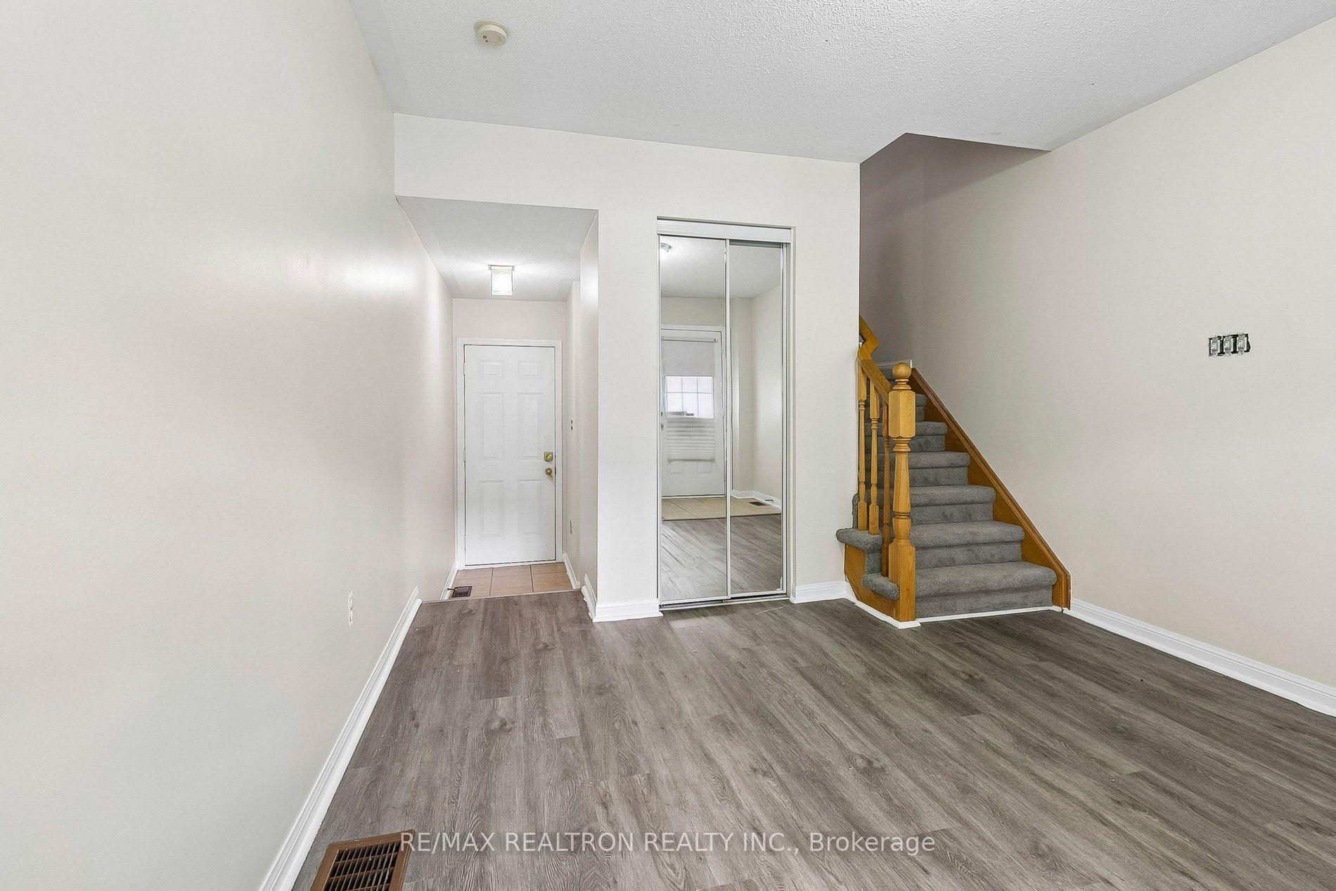 Photo 3 of 23 Ecopark Gate, Scarborough, Rouge — HOMEH