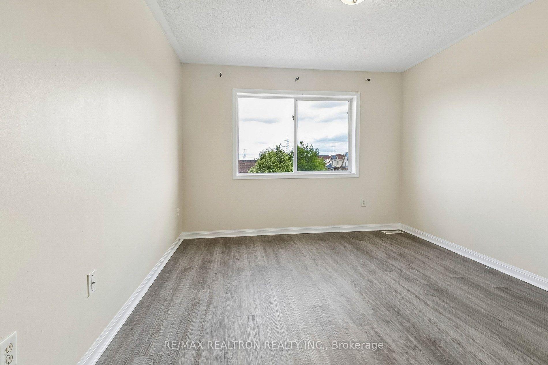 Photo 9 of 23 Ecopark Gate, Scarborough, Rouge — HOMEH