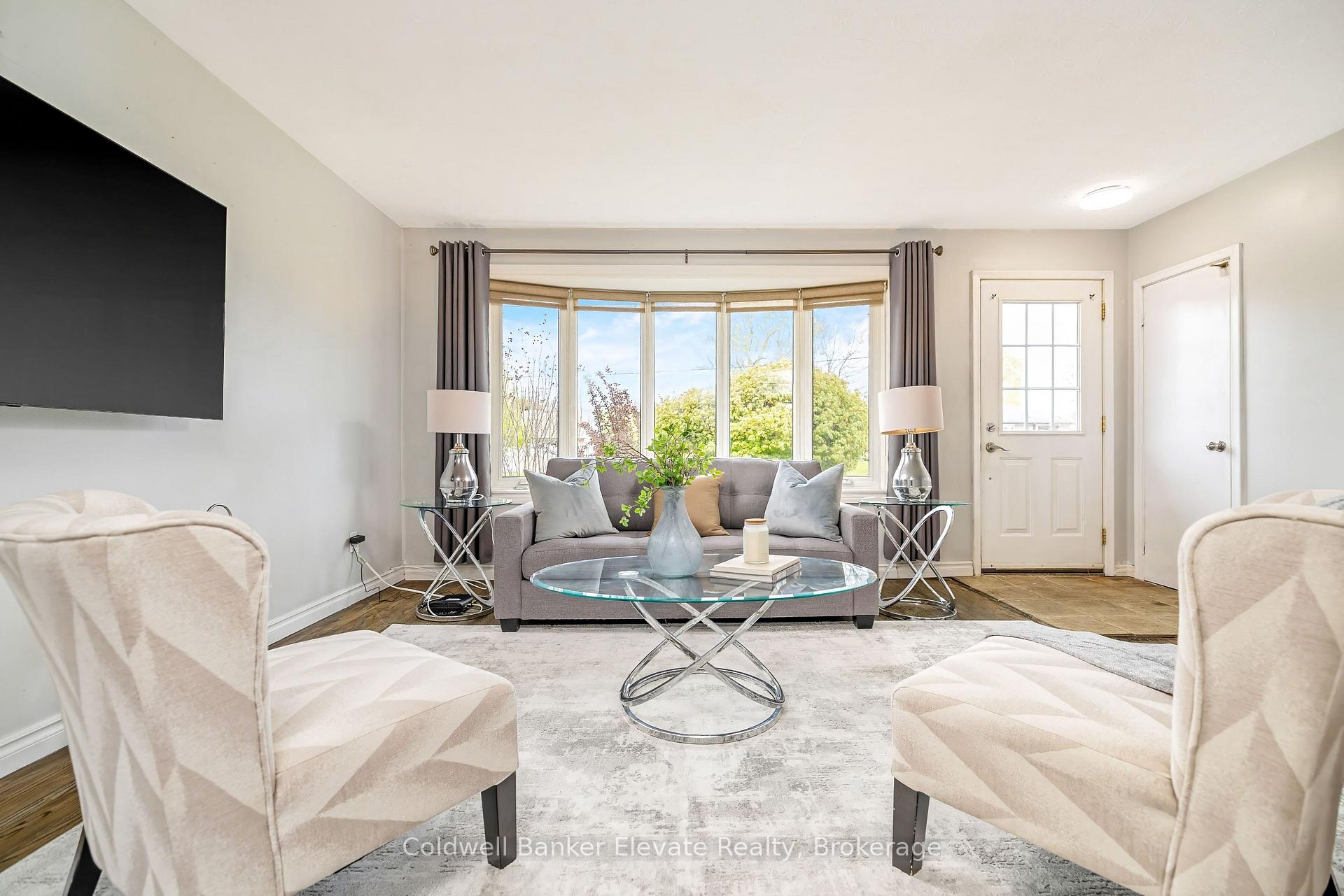 Photo 10 of 39 McGilvray Crescent, Halton Hills, Georgetown — HOMEH