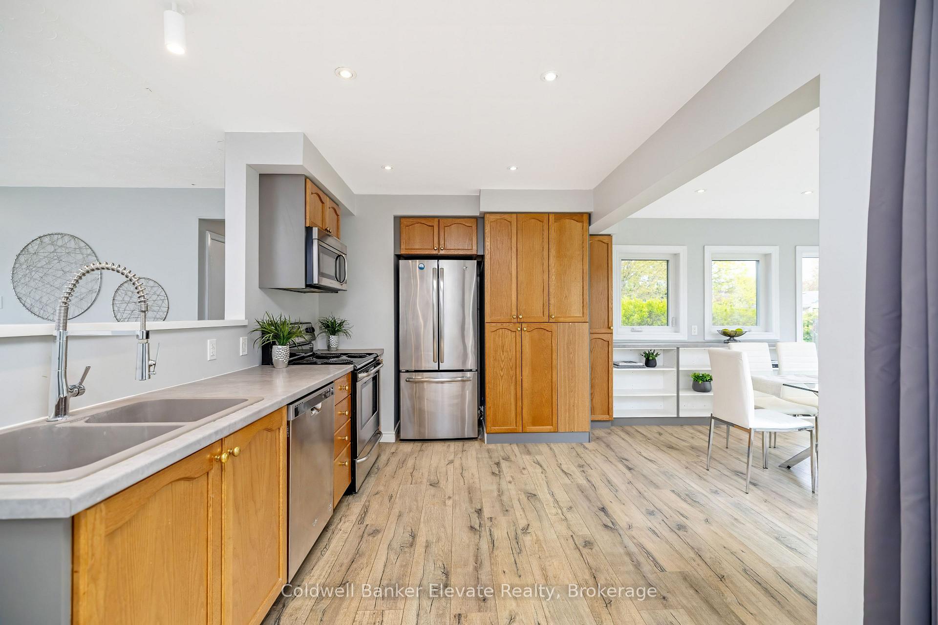 Photo 14 of 39 McGilvray Crescent, Halton Hills, Georgetown — HOMEH