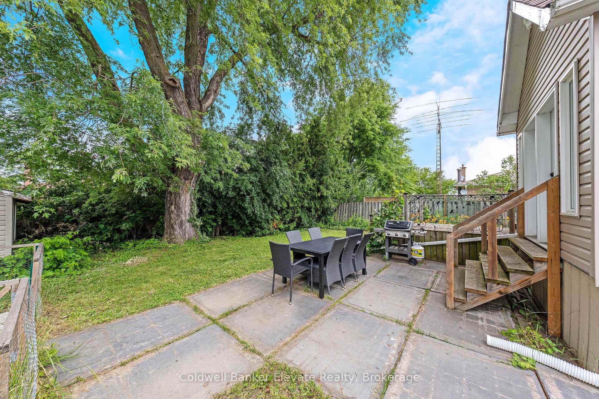 Photo 38 of 39 McGilvray Crescent, Halton Hills, Georgetown — HOMEH