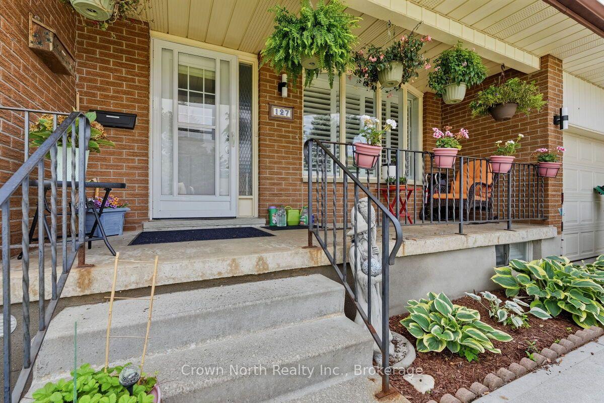 Photo 13 of 127 Carson Drive, Kitchener, Grand River North — HOMEH