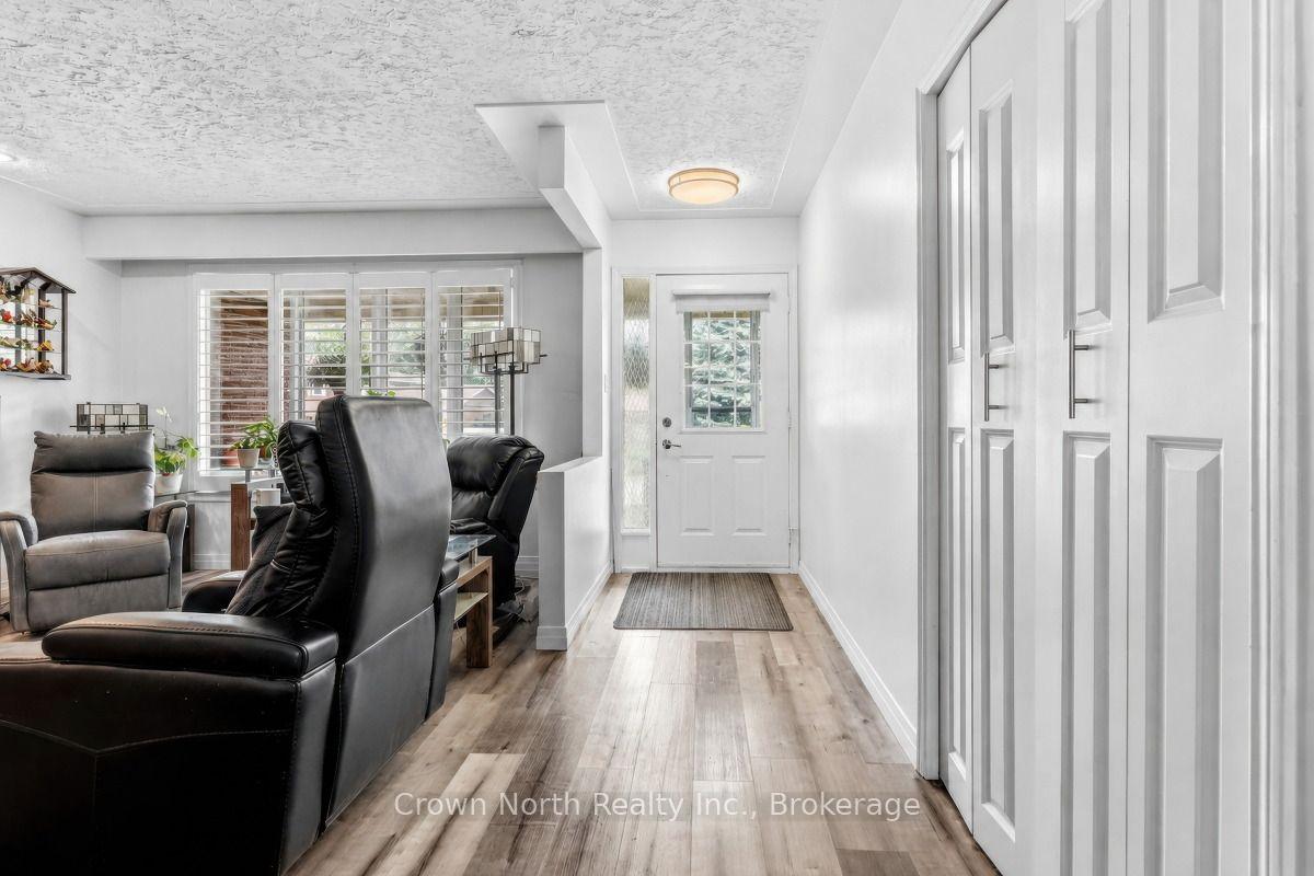 Photo 15 of 127 Carson Drive, Kitchener, Grand River North — HOMEH