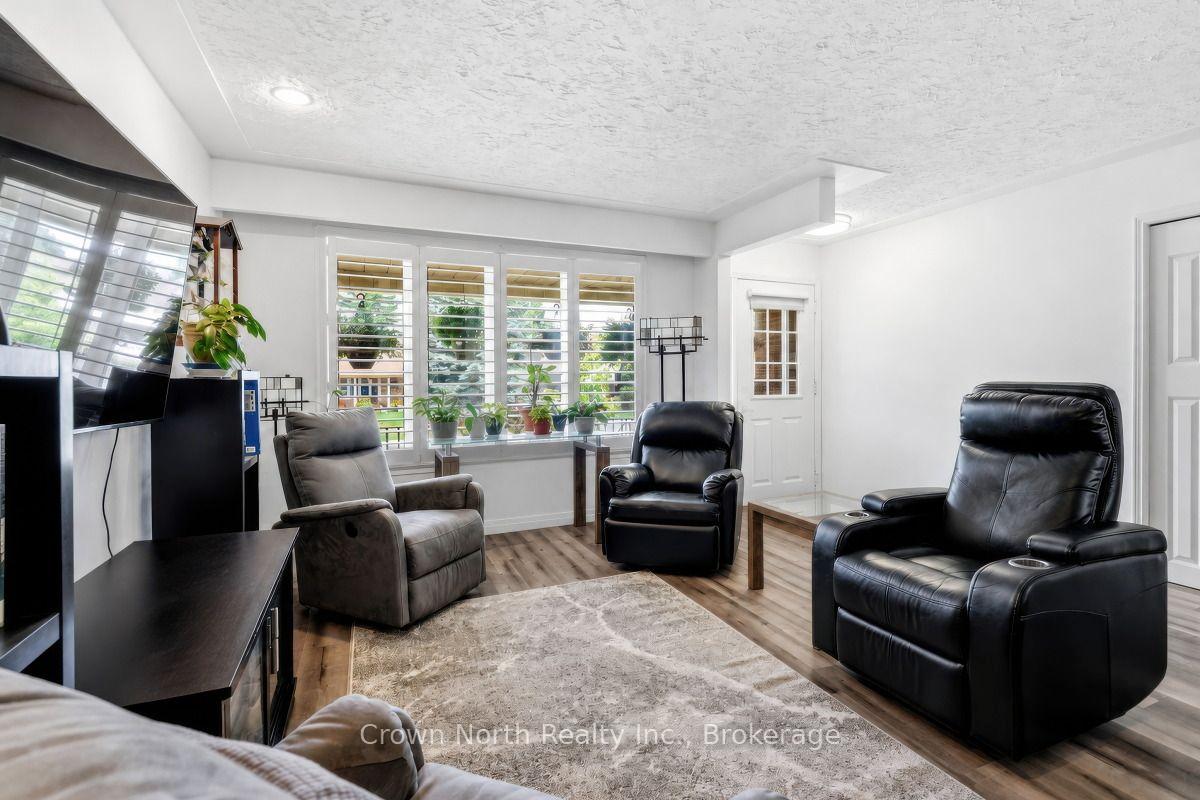 Photo 18 of 127 Carson Drive, Kitchener, Grand River North — HOMEH