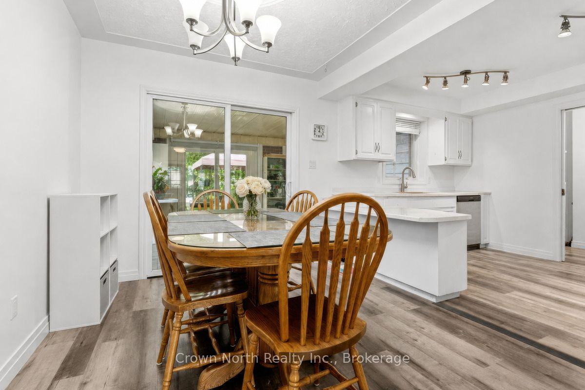Photo 20 of 127 Carson Drive, Kitchener, Grand River North — HOMEH
