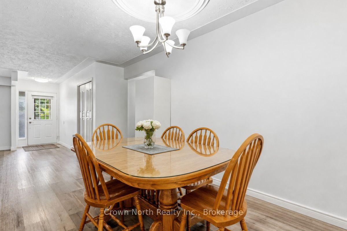 Photo 22 of 127 Carson Drive, Kitchener, Grand River North — HOMEH