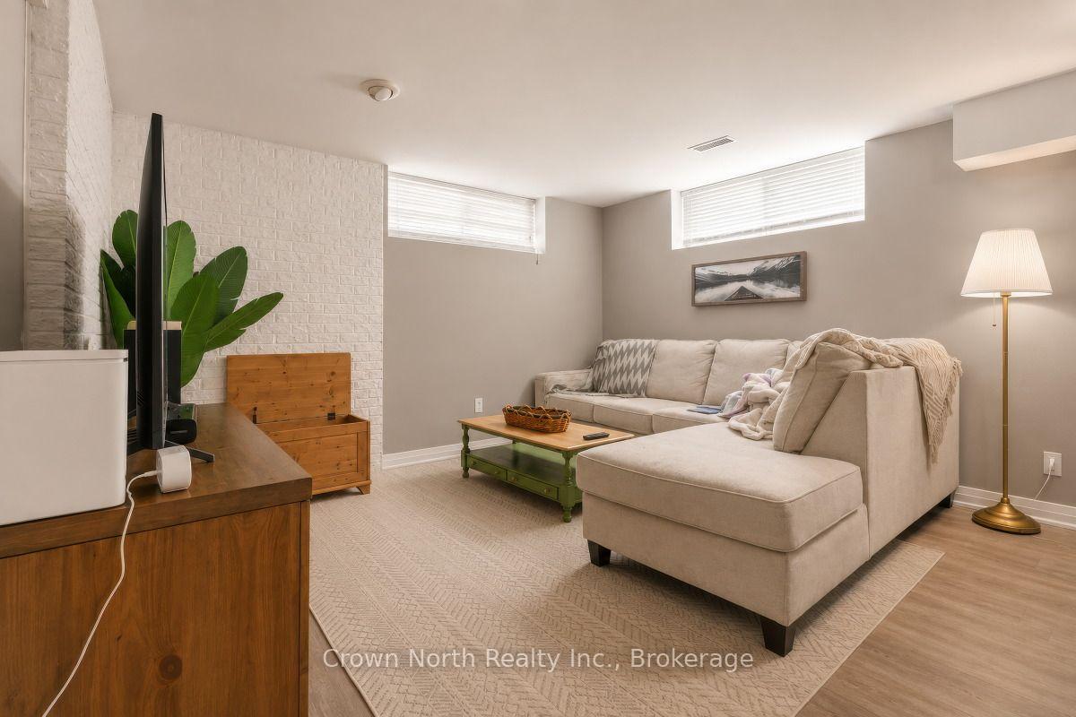 Photo 43 of 127 Carson Drive, Kitchener, Grand River North — HOMEH
