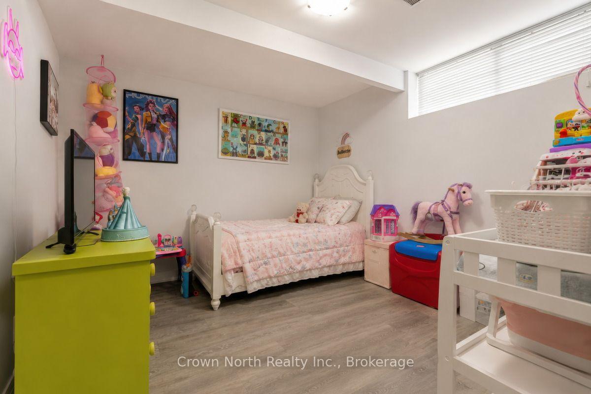 Photo 45 of 127 Carson Drive, Kitchener, Grand River North — HOMEH