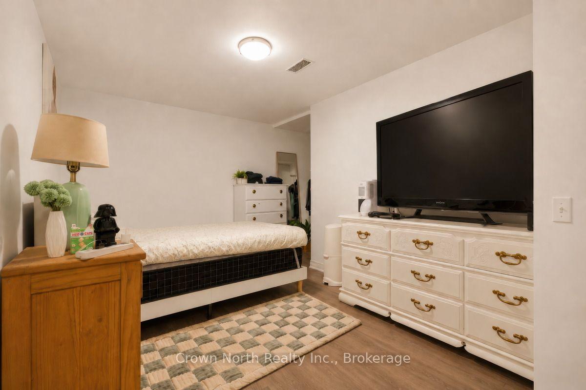 Photo 46 of 127 Carson Drive, Kitchener, Grand River North — HOMEH