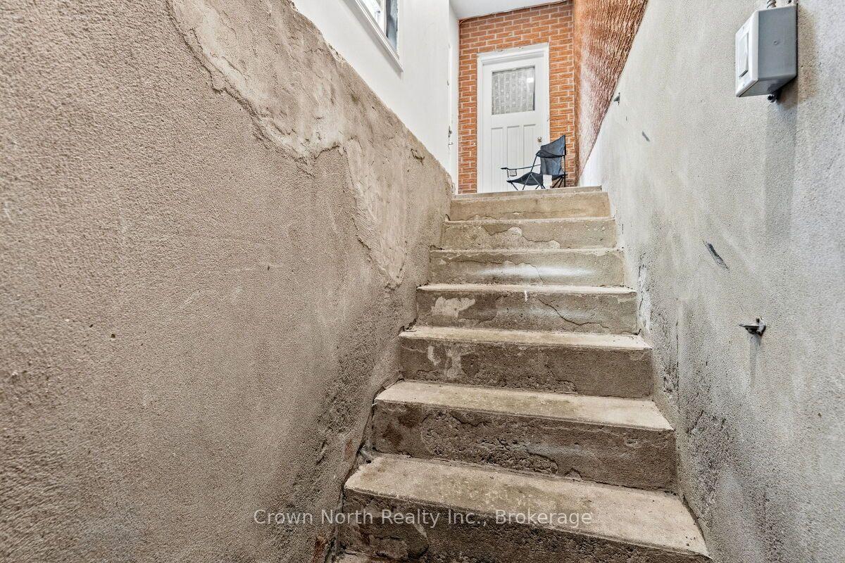 Photo 51 of 127 Carson Drive, Kitchener, Grand River North — HOMEH