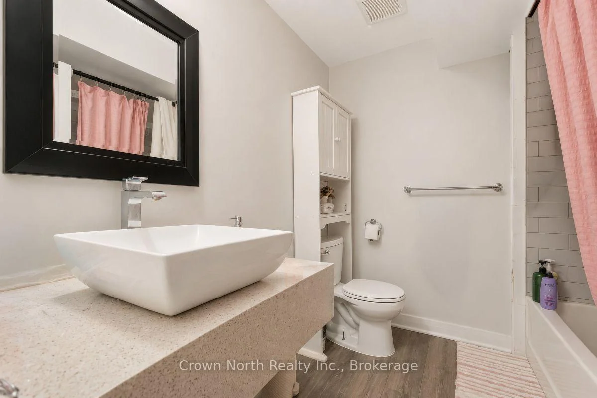 Photo 2 of 127 Carson Drive, Kitchener, Grand River North — HOMEH
