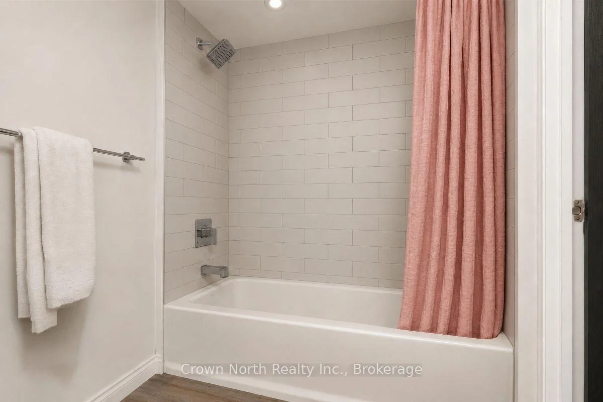 Photo 3 of 127 Carson Drive, Kitchener, Grand River North — HOMEH
