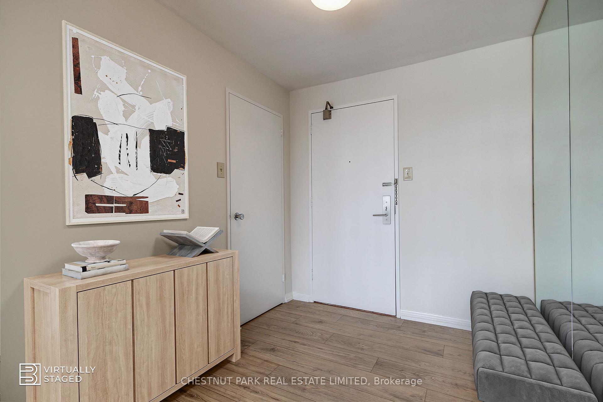 Photo 6 of Unit 812, 1400 Dixie Road, Mississauga, Lakeview — HOMEH