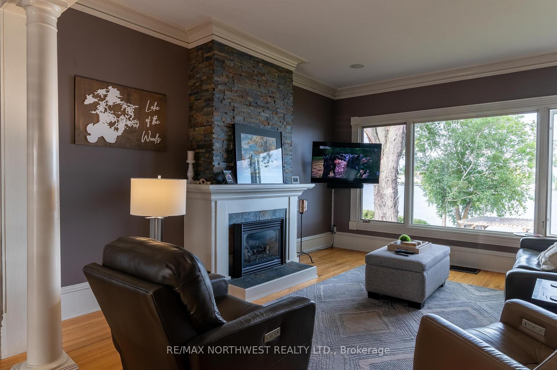 Photo 10 of 3 Sylvan Street, Kenora, Tunnel Island — HOMEH
