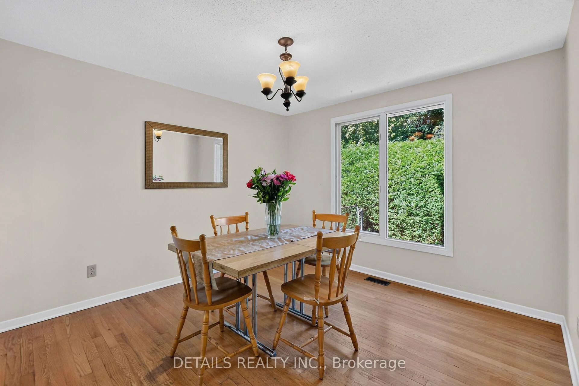 Photo 10 of 21 Seymour Avenue, Ottawa, Borden Farm/Stewart Farm/Carleton Heights/Parkwood Hills — HOMEH