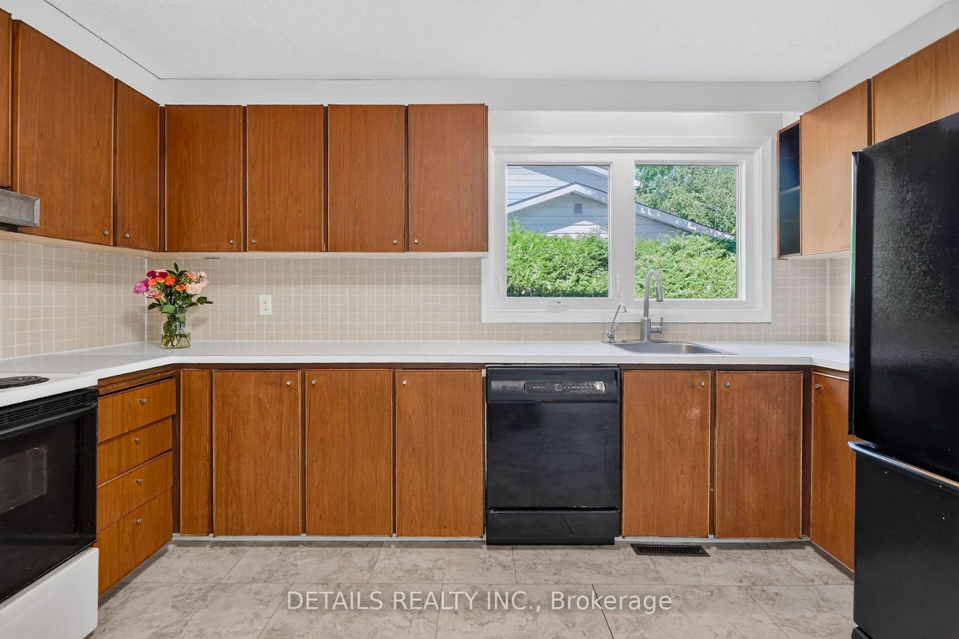 Photo 11 of 21 Seymour Avenue, Ottawa, Borden Farm/Stewart Farm/Carleton Heights/Parkwood Hills — HOMEH