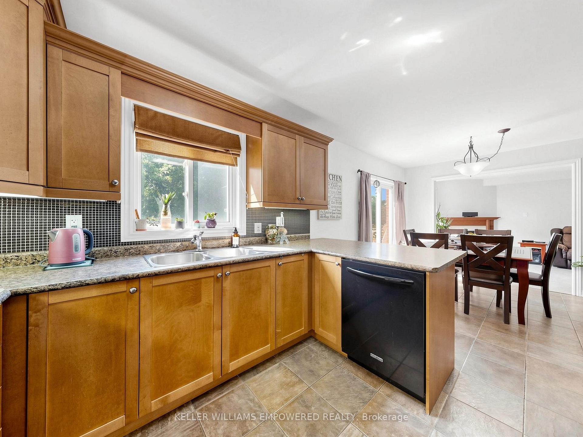 Photo 13 of 135 Buchanan Drive, New Tecumseth, Alliston — HOMEH