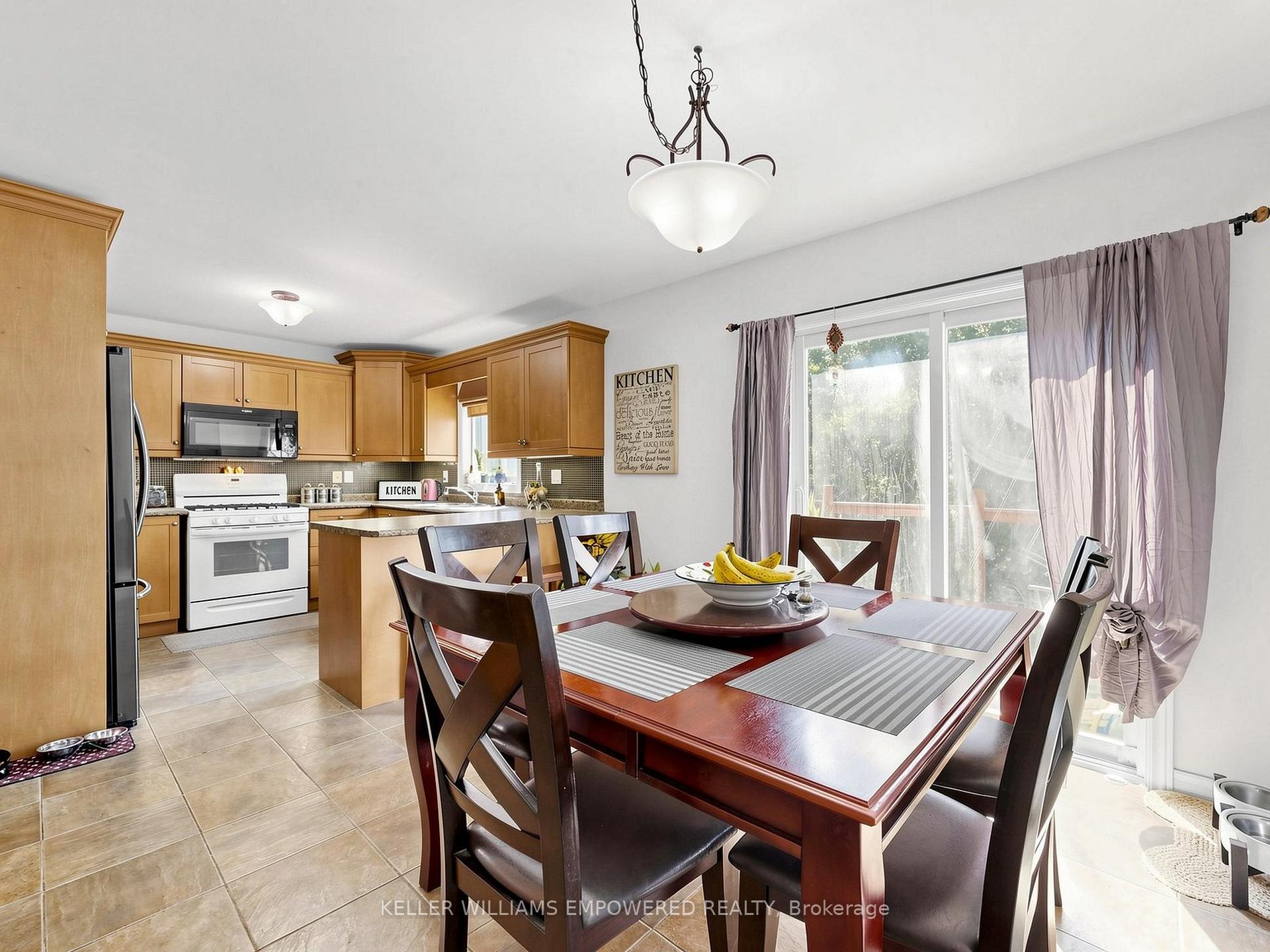 Photo 14 of 135 Buchanan Drive, New Tecumseth, Alliston — HOMEH