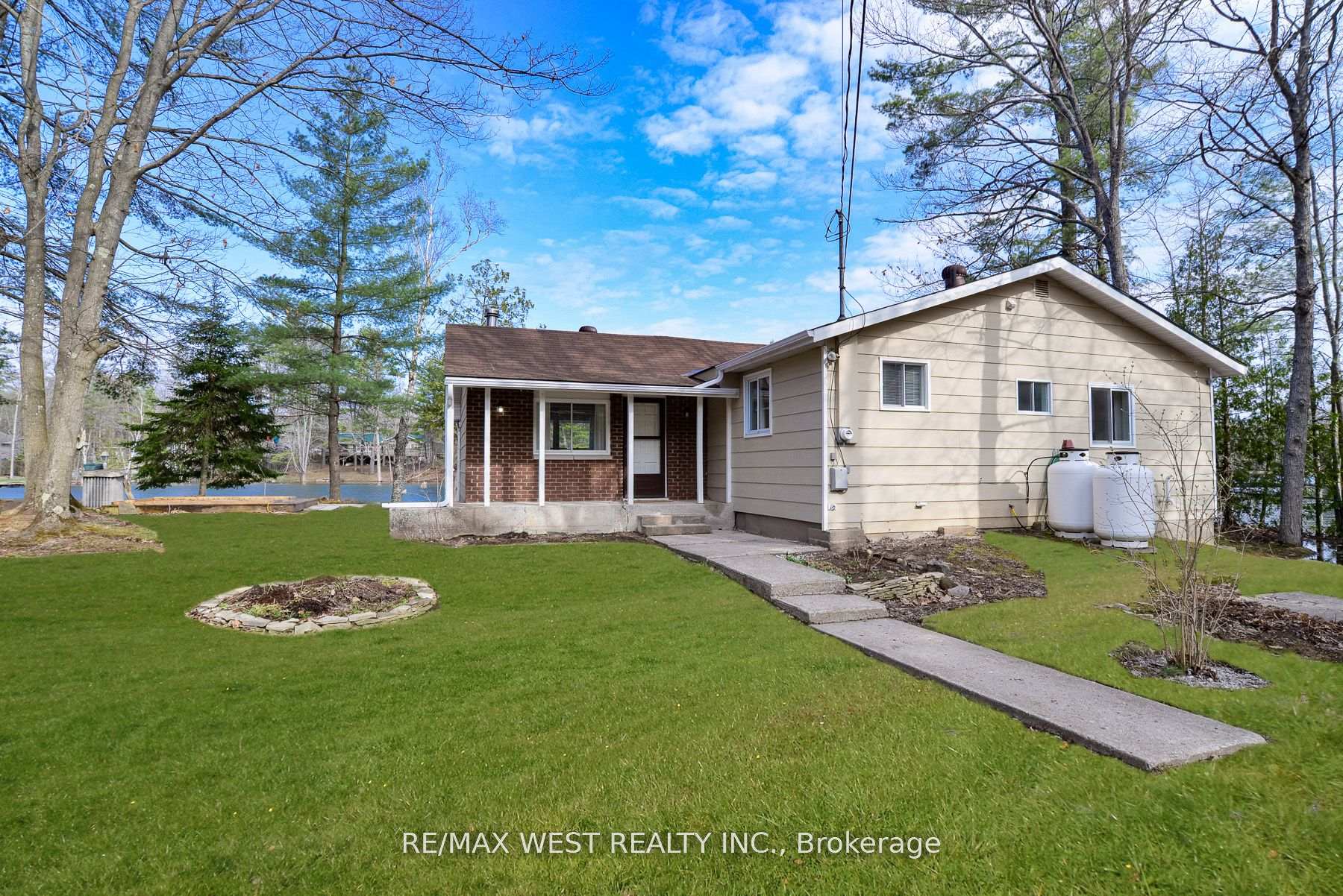 Photo 4 of 8060 Oakridge Drive, Ramara, Rural Ramara — HOMEH