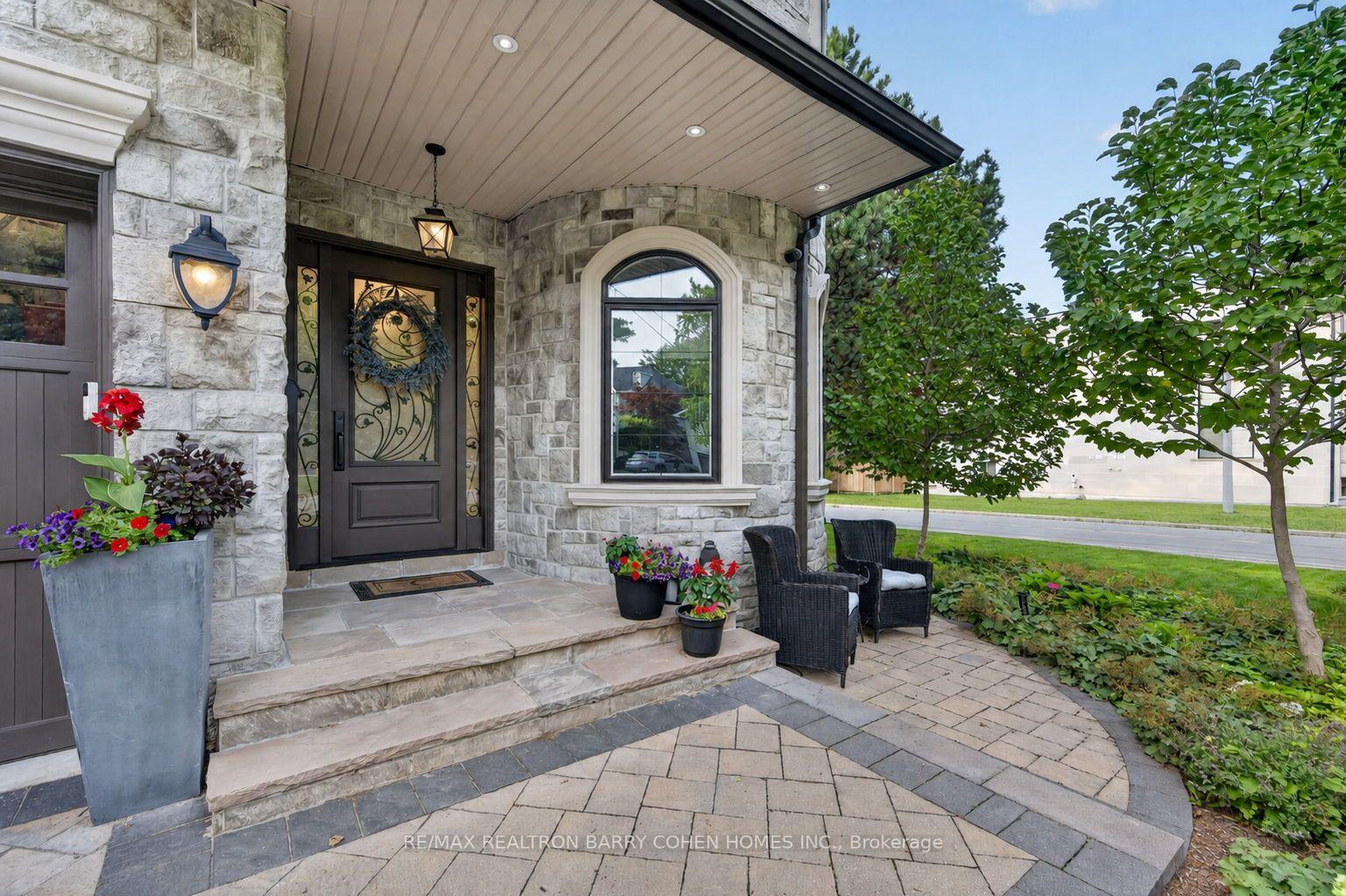 Photo 3 of 100 Munro Boulevard, North York, St. Andrew-Windfields — HOMEH