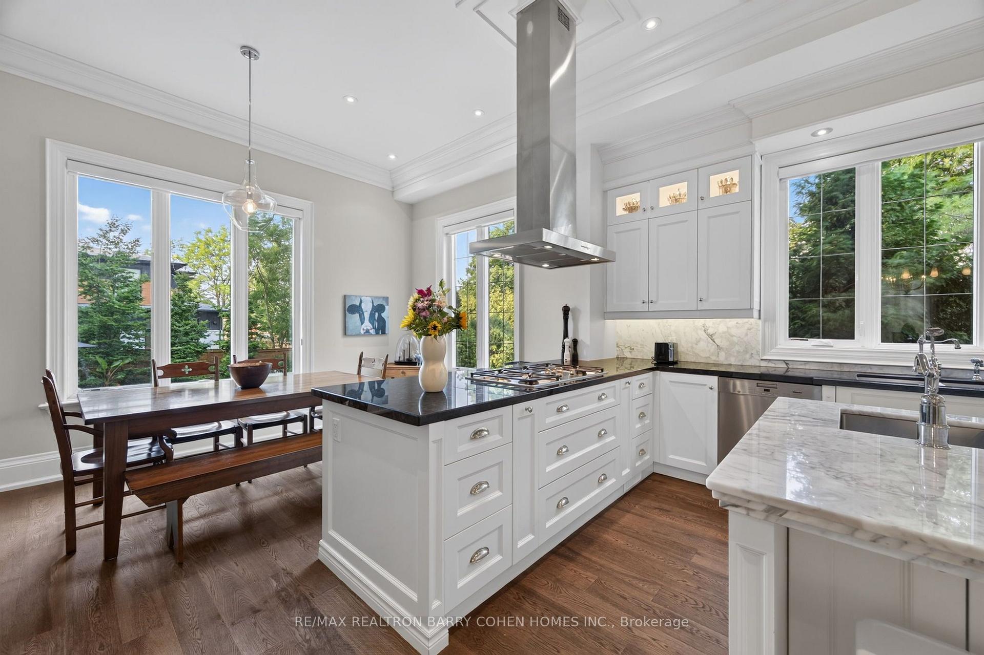 Photo 10 of 100 Munro Boulevard, North York, St. Andrew-Windfields — HOMEH