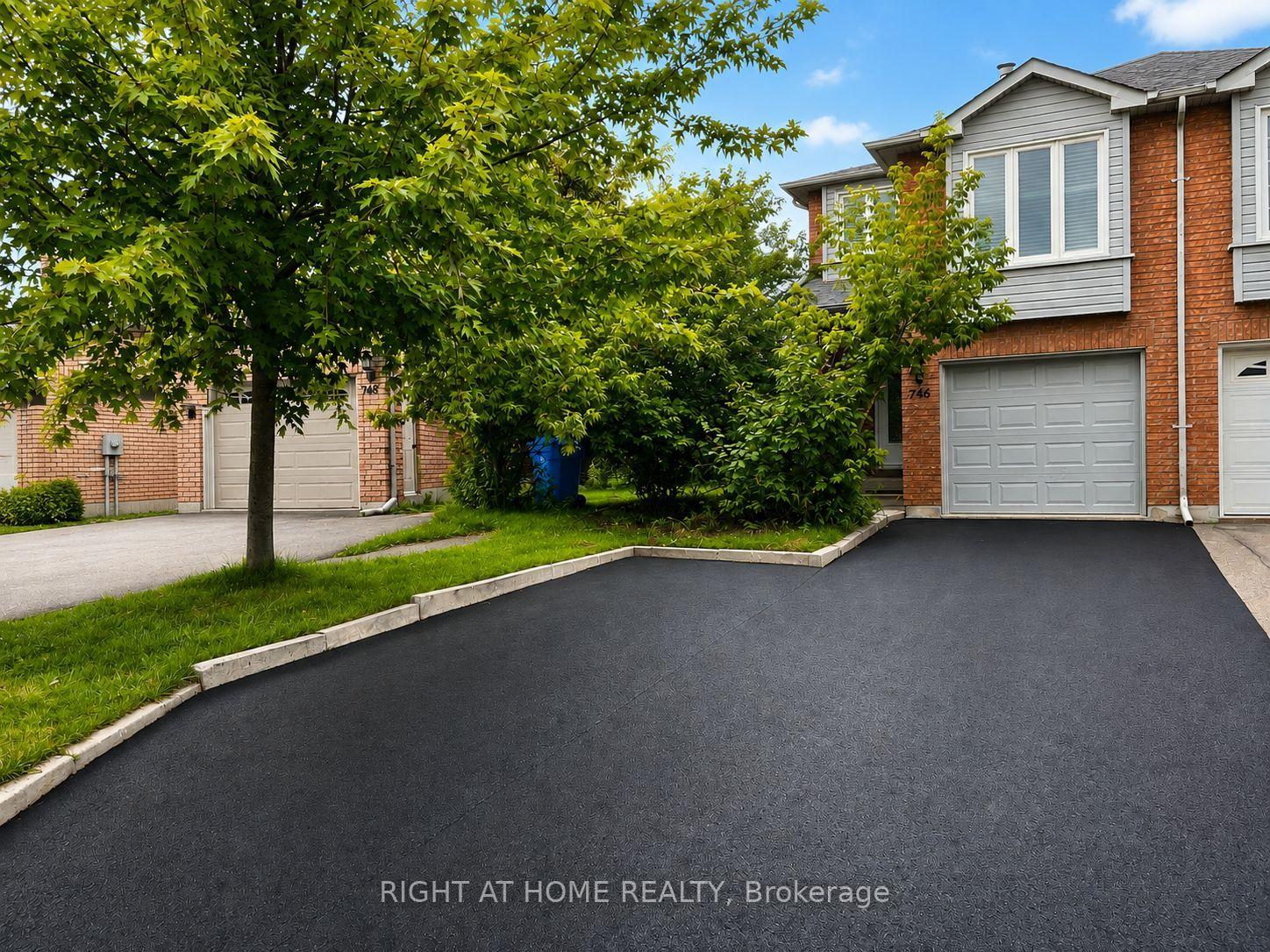 Photo 1 of Unit Upper, 746 Walpole Crescent, Newmarket, Stonehaven-Wyndham — HOMEH