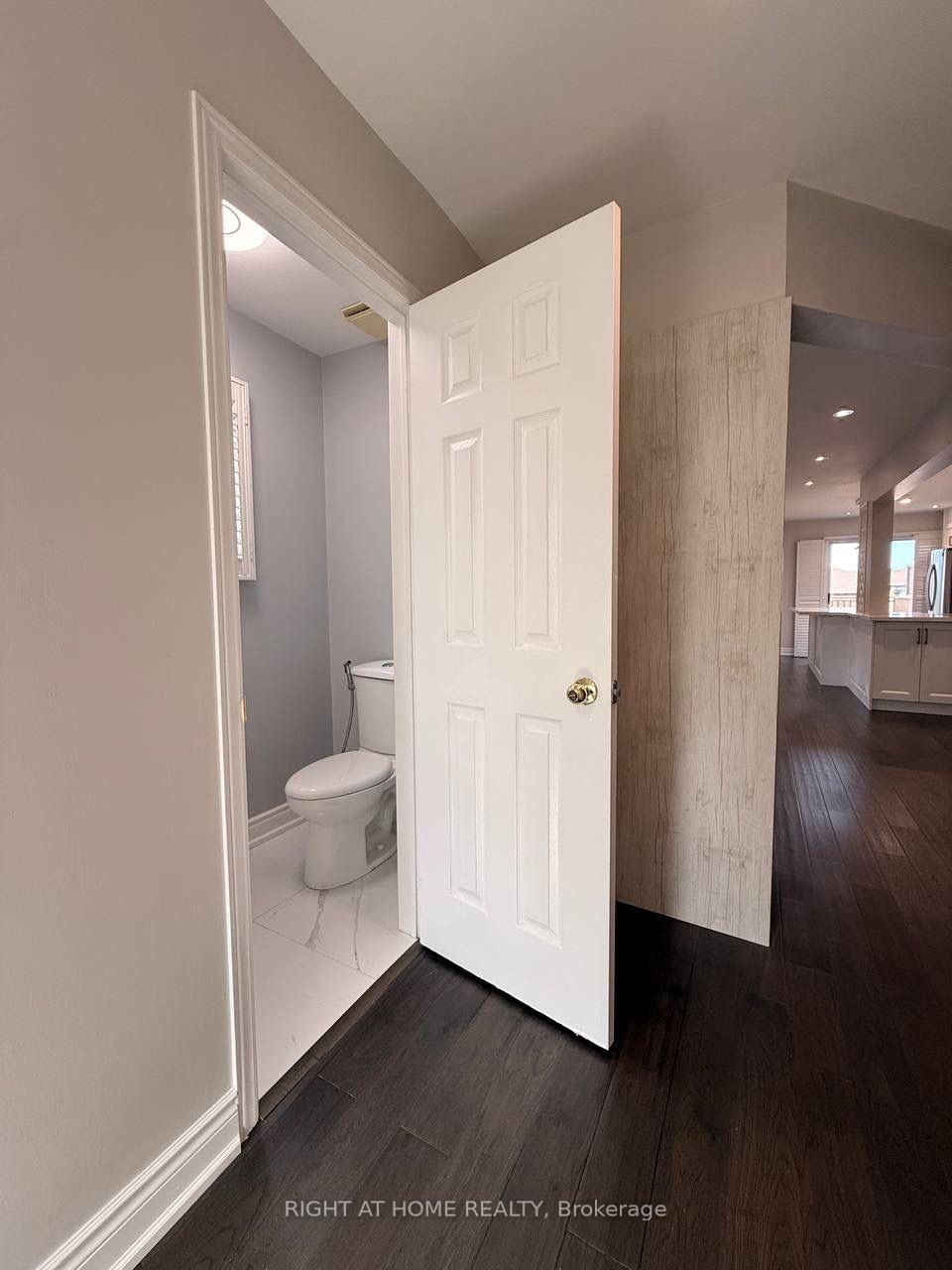 Photo 17 of Unit Upper, 746 Walpole Crescent, Newmarket, Stonehaven-Wyndham — HOMEH