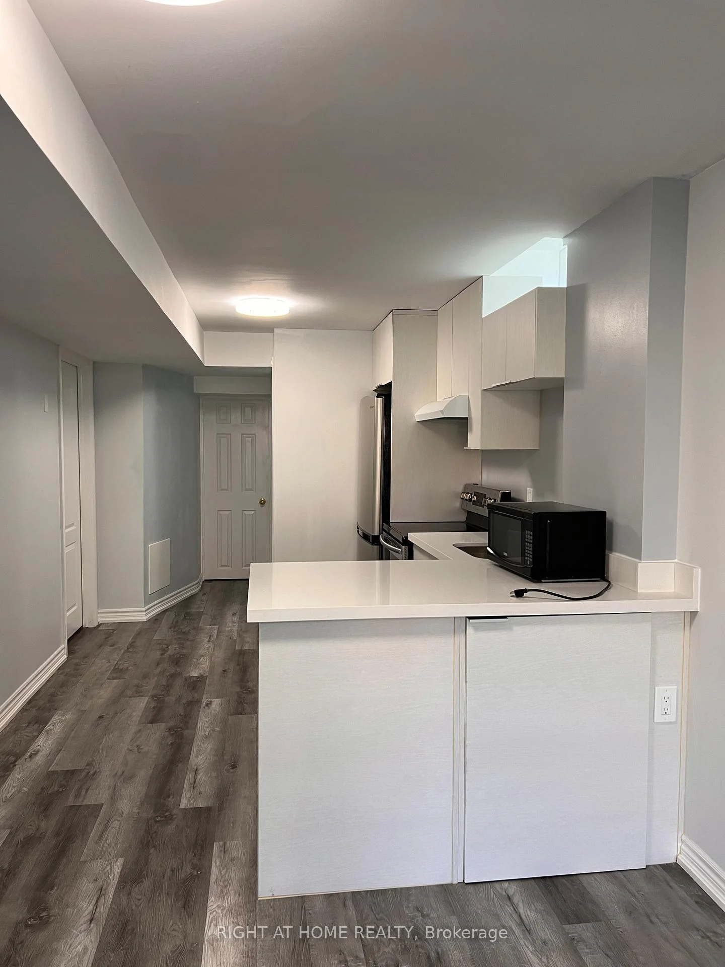 Photo 5 of Unit Upper, 746 Walpole Crescent, Newmarket, Stonehaven-Wyndham — HOMEH