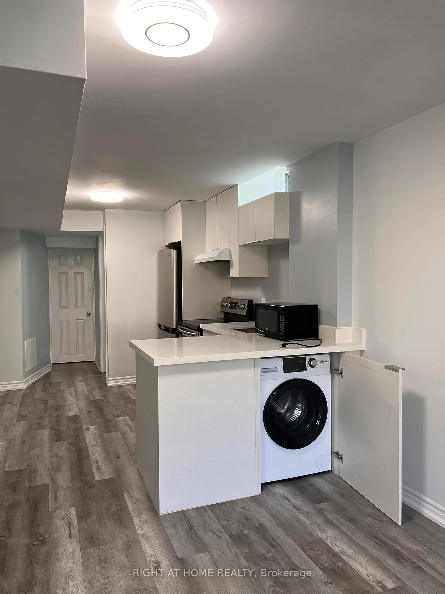 Photo 6 of Unit Upper, 746 Walpole Crescent, Newmarket, Stonehaven-Wyndham — HOMEH