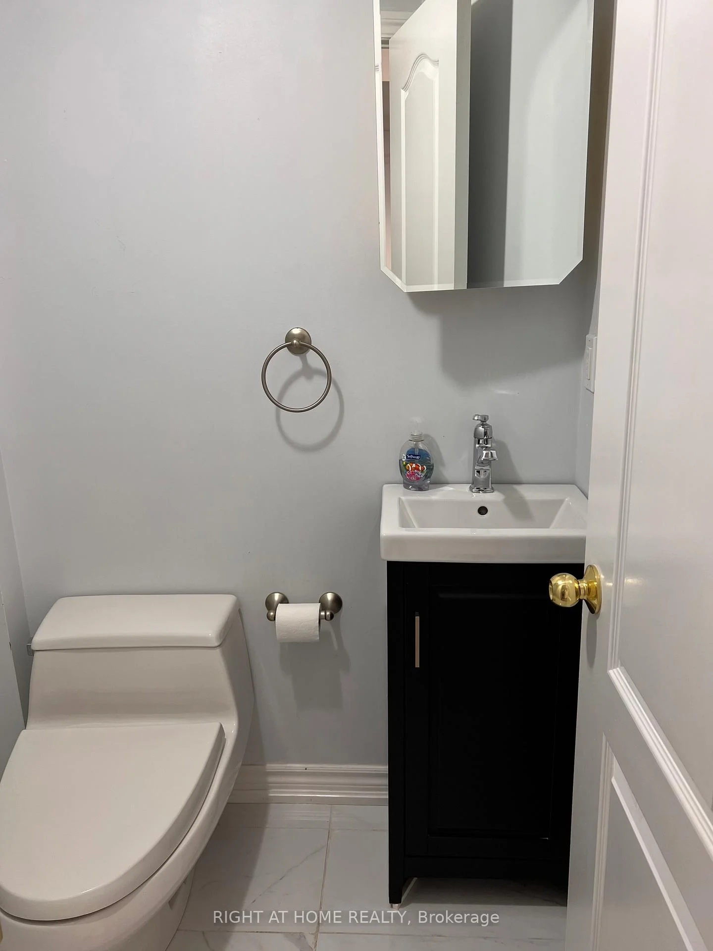 Photo 10 of Unit Upper, 746 Walpole Crescent, Newmarket, Stonehaven-Wyndham — HOMEH