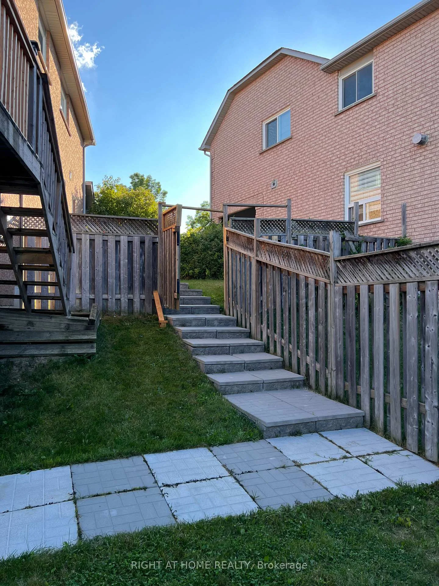 Photo 12 of Unit Upper, 746 Walpole Crescent, Newmarket, Stonehaven-Wyndham — HOMEH
