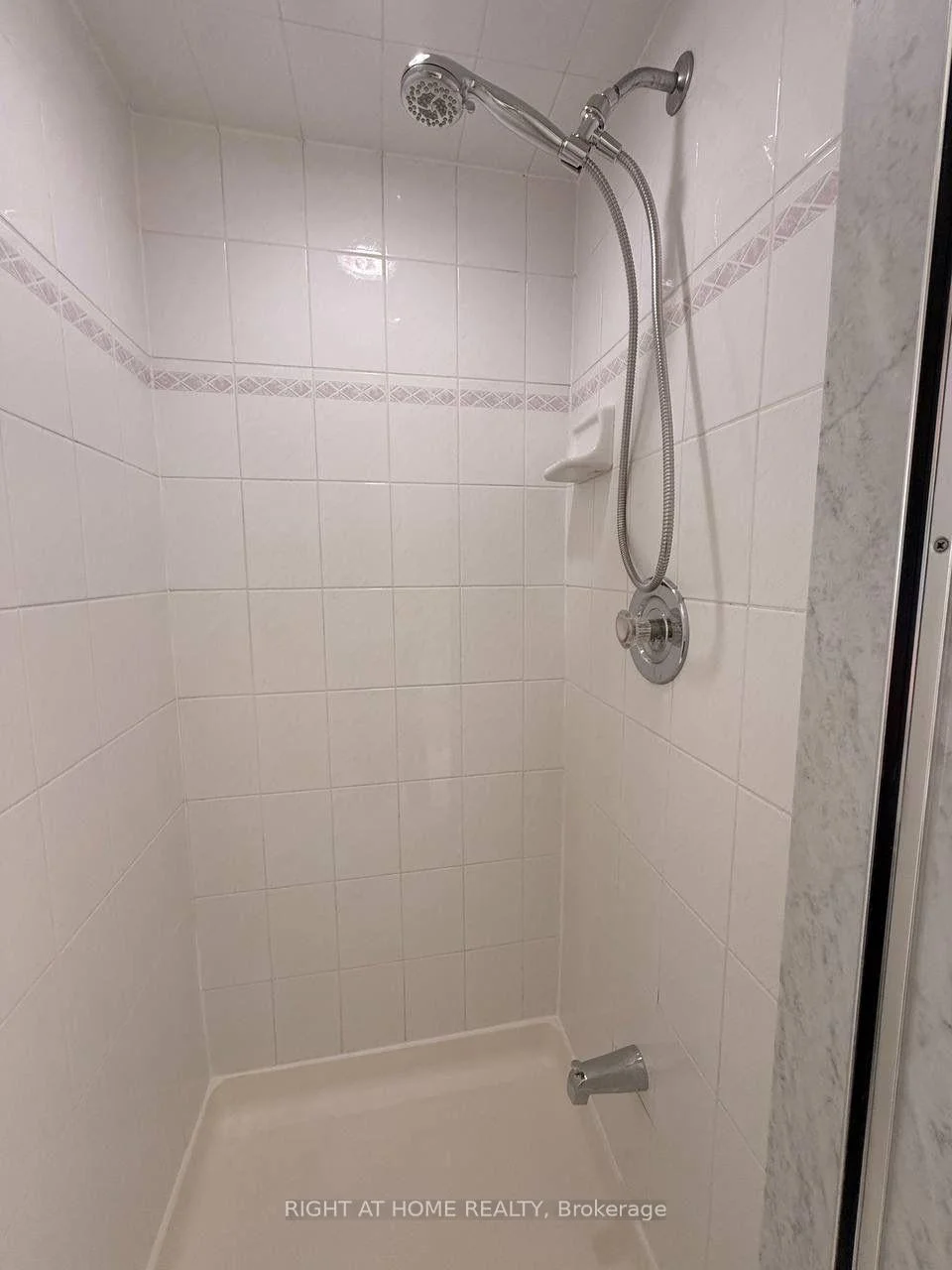 Photo 45 of Unit Upper, 746 Walpole Crescent, Newmarket, Stonehaven-Wyndham — HOMEH