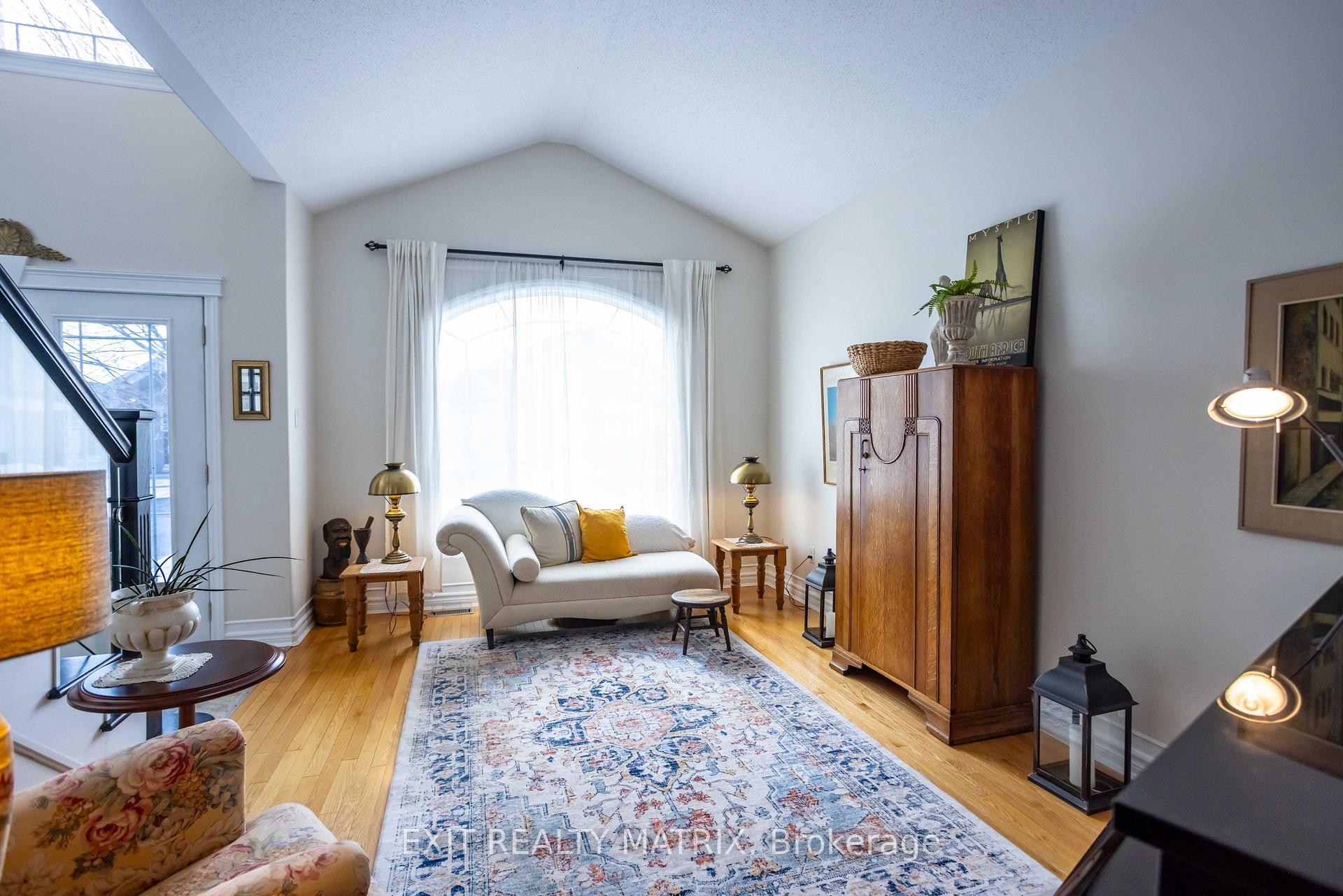 Photo 7 of 48 De La Rive Drive, Russell, Embrun — HOMEH