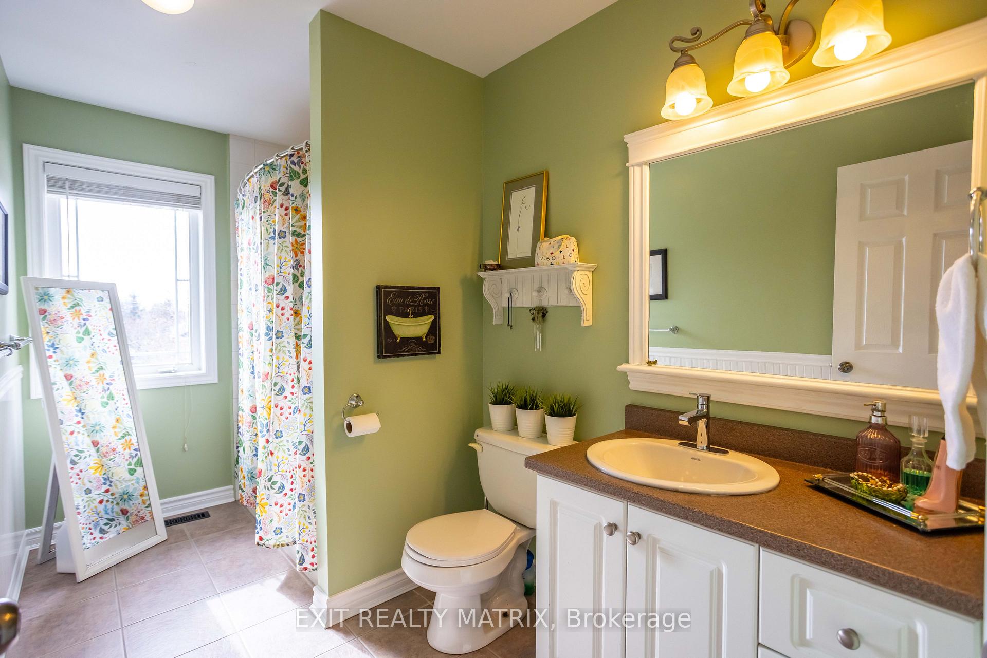 Photo 32 of 48 De La Rive Drive, Russell, Embrun — HOMEH