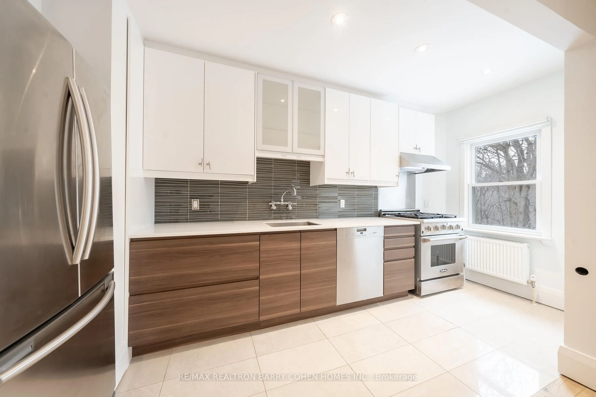 Photo 4 of Unit 1, 107 Chatsworth Drive, Toronto, Lawrence Park South — HOMEH